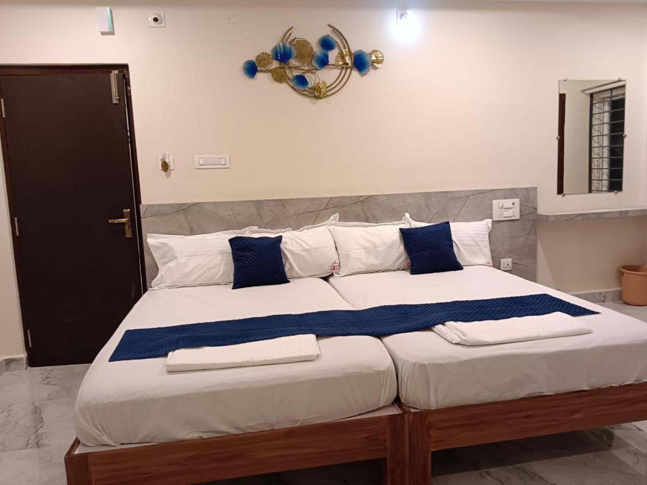 ホテル Sri Ganesh Residency ティルパティ エクステリア 写真