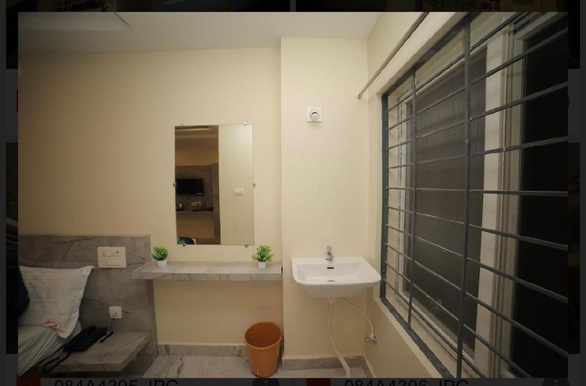 ホテル Sri Ganesh Residency ティルパティ エクステリア 写真