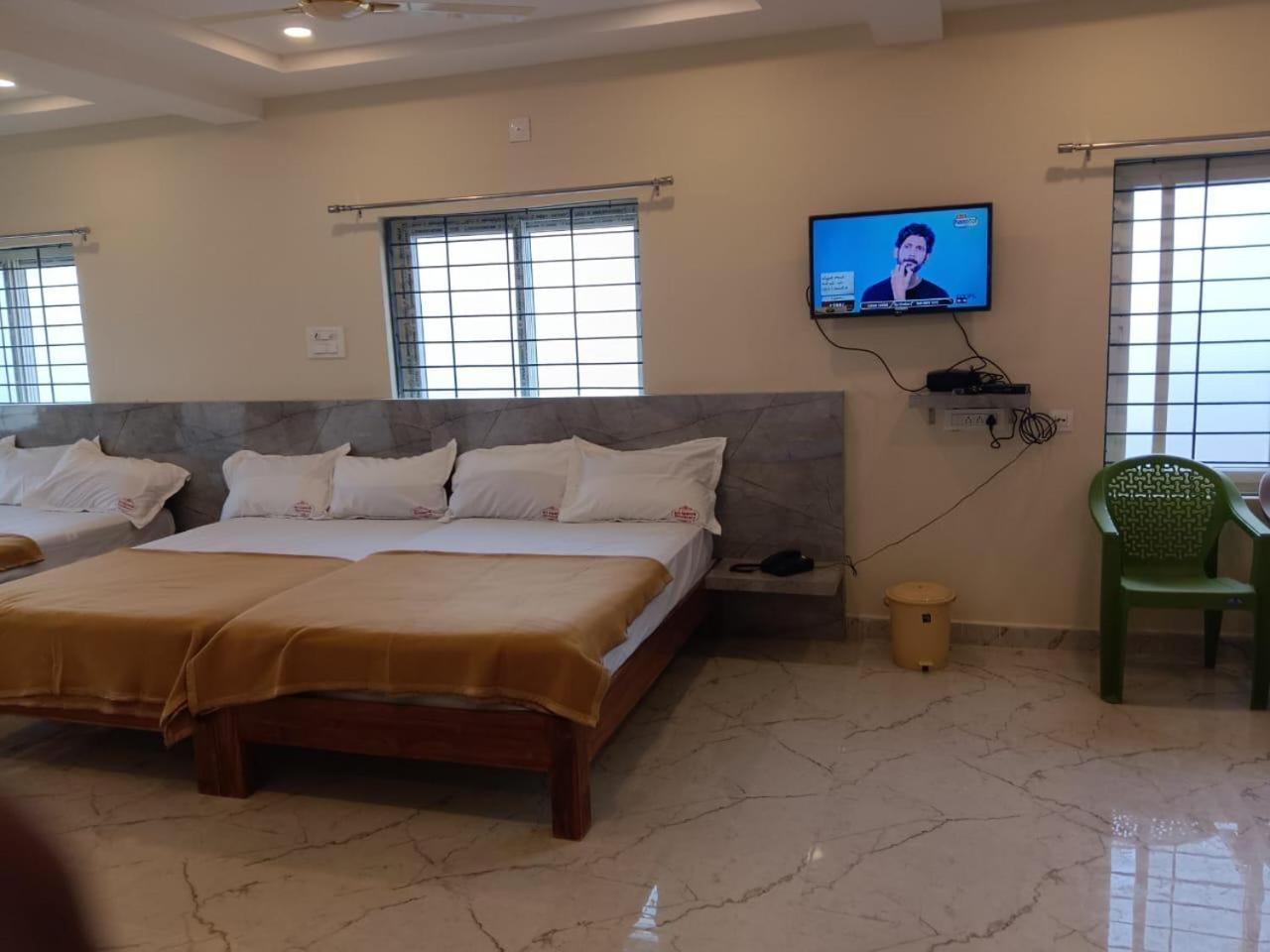 ホテル Sri Ganesh Residency ティルパティ エクステリア 写真
