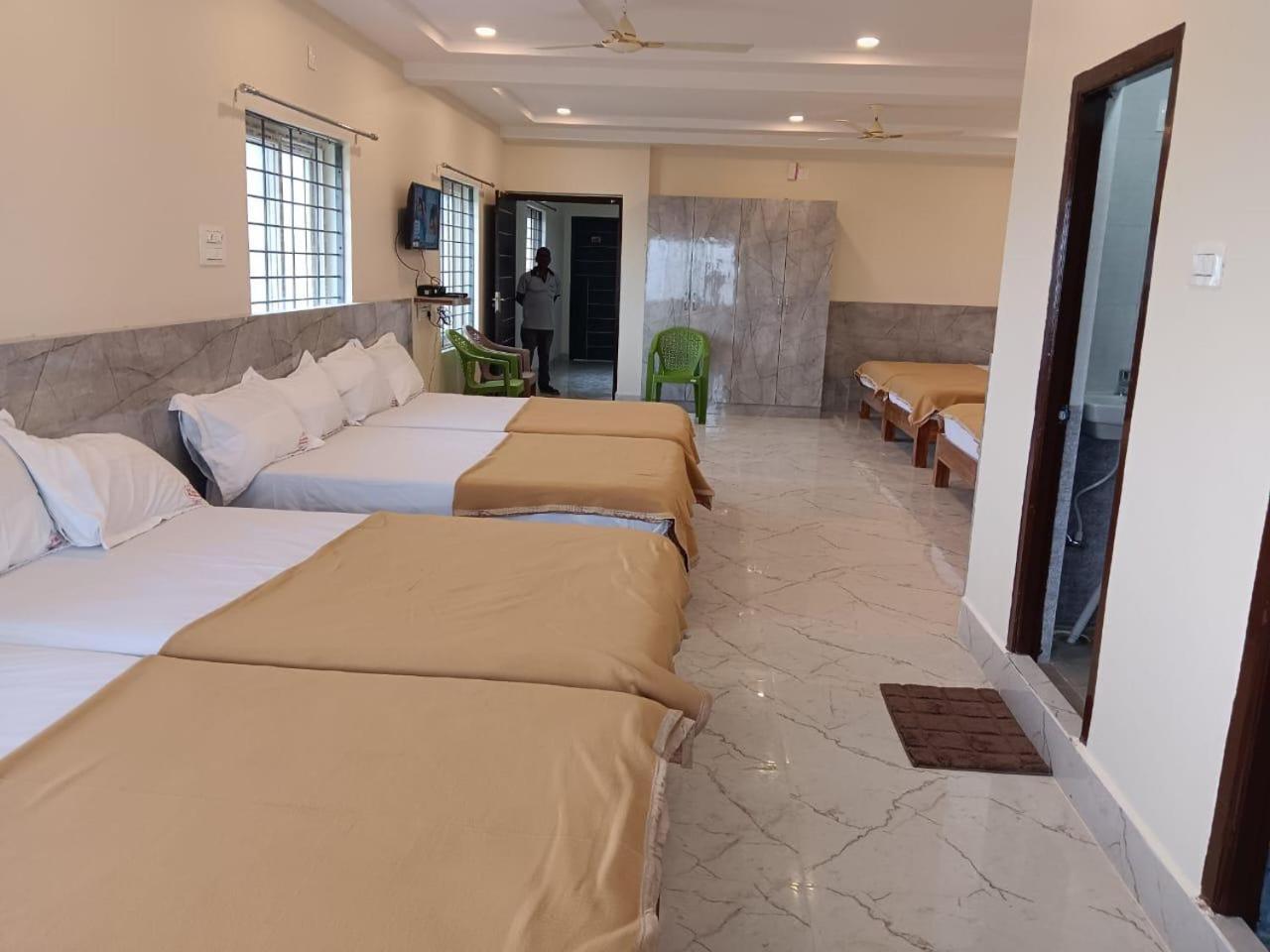 ホテル Sri Ganesh Residency ティルパティ エクステリア 写真
